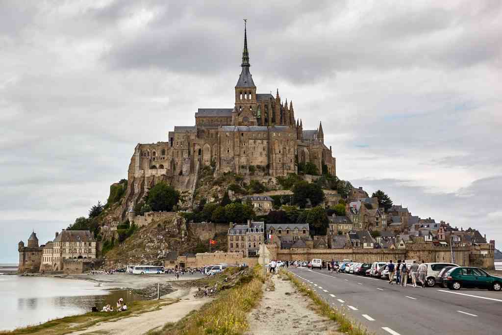 Mont Saint Michel Le Labyrinthe De Larchange Avec Arte Fm