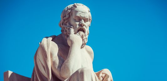 Socrate en penseur vue de face