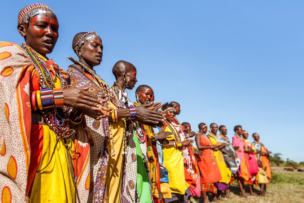 Femmes massai dans le désert