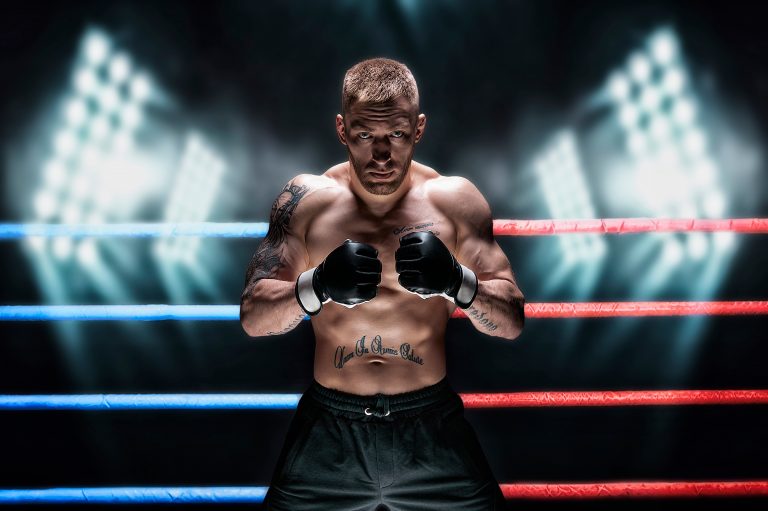 Boxeur sur le ring en combat