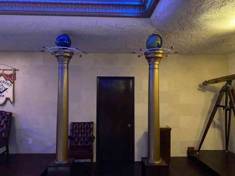 Colonnes du Temple de la Grande Loge du Texas - Crédit photo Franco Huard