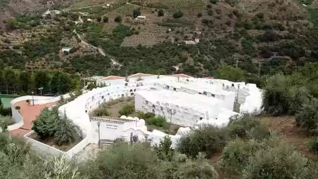 Vue générale du cimetière octogonal de Sayalonga, un cimetière maçon de l'Axarquía