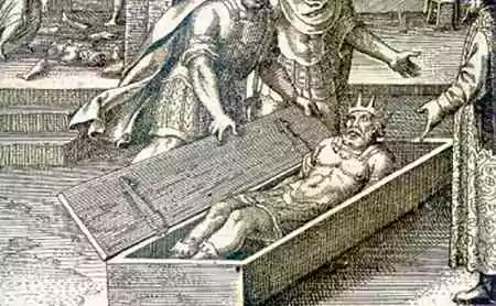 Hiram dans cercueil
