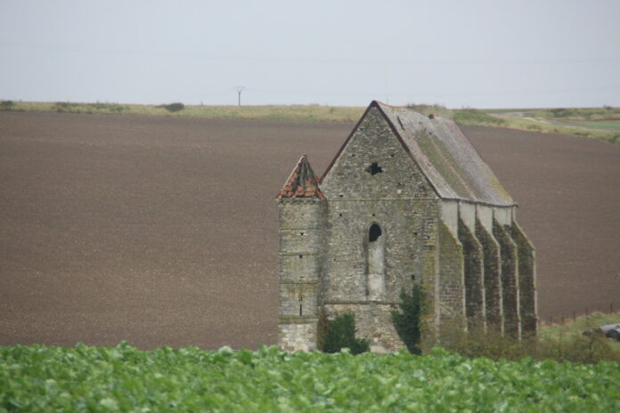 La Commanderie des Templiers est située sur la commune de Saint-Martin-des-Champs. À ne pas confondre avec la résidence autonome La Commanderie, à La Ferté-Gaucher.