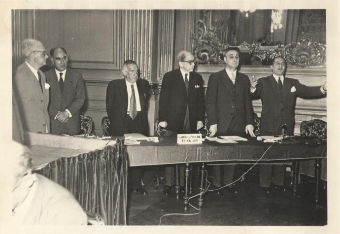 Congrès mondial basque de 1956 avec Garbisu au centre de l'image. Archives des familles de Santiago Aznar et Ernesto Ercoreca.