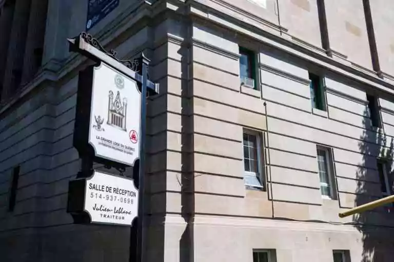 PHOTO EDOUARD PLANTE-FRÉCHETTE, LA PRESSE La Grande Loge des francs-maçons du Québec est située sur la rue Saint-Marc, à Montréal.