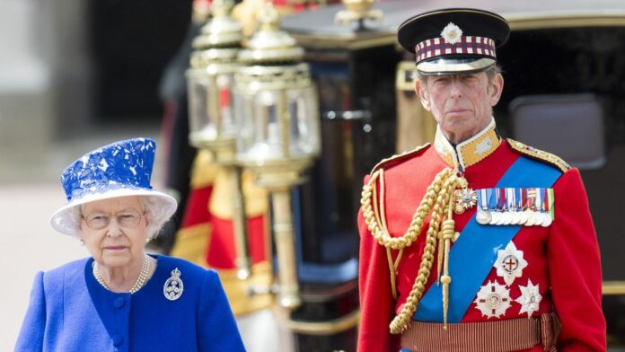 La reine et le prince Édouard (Image : Presse britannique)