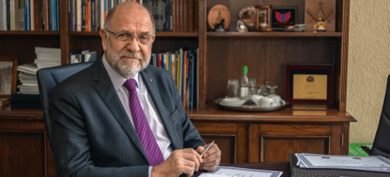 CHILI&nbsp;: Sebastián Jans Pérez remporte les élections de la Grande Loge