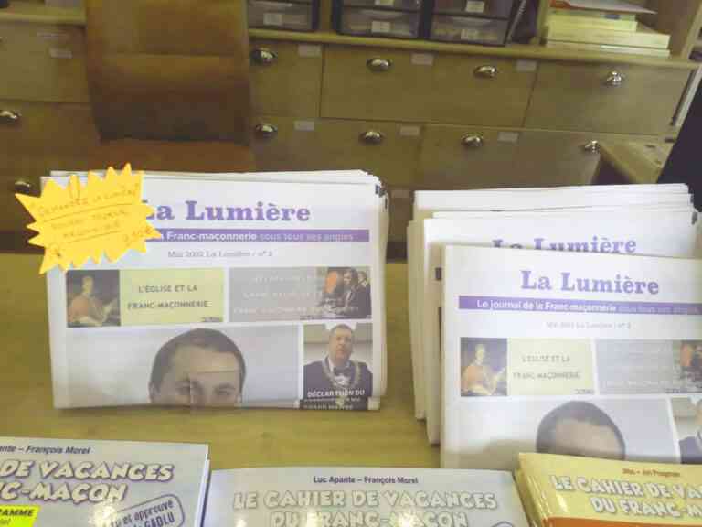 Le journal « La Lumière » est disponible chez DETRAD à Paris