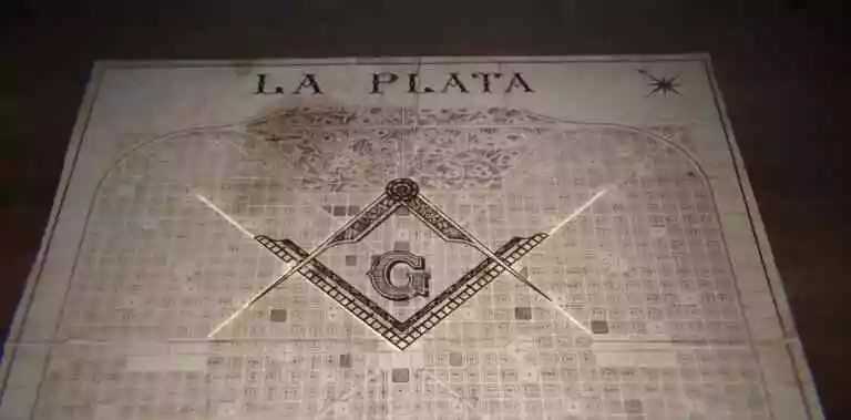 La cité des morts&nbsp;: une nuit au cimetière de La Plata, l&rsquo;Orient Éternel des Francs-Maçons