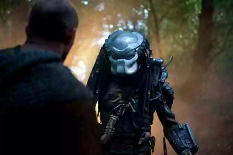 Yautja contre des templiers dans predator&nbsp;: dark ages