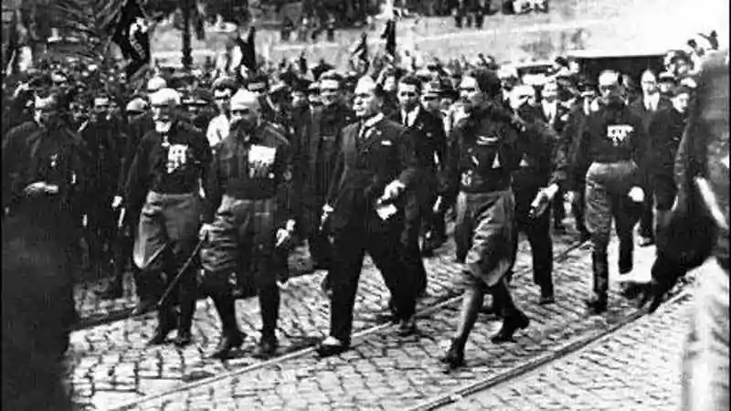 1925&nbsp;: Mussolini et l’Anéantissement de la Franc-Maçonnerie pour Consolider le Régime Fasciste