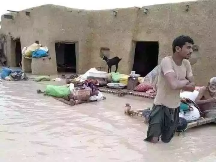 Les francs-maçons du Surrey lèvent 30&nbsp;000&nbsp;£ pour les victimes des inondations au Pakistan
