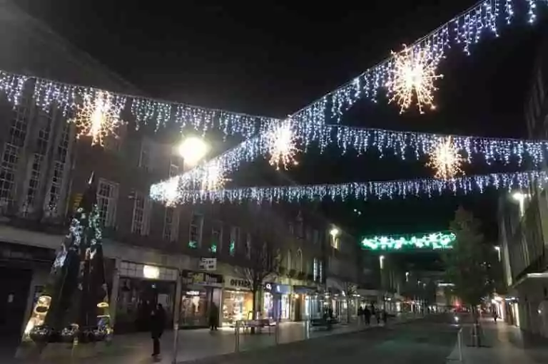 Marché de Noël maçonnique à Exeter, comté de Devon en Angleterre