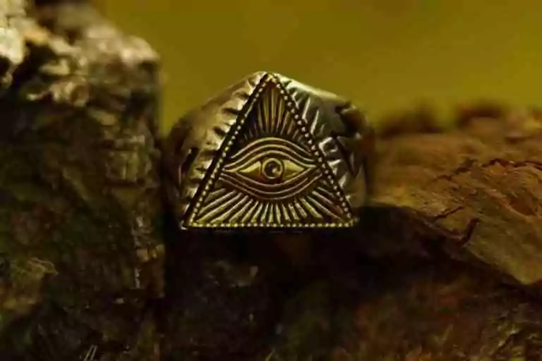 Tout savoir sur la bague maçonnique
