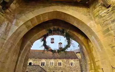 Guédelon&nbsp;: Ils construisent un château médiéval avec les outils du XIIIe siècle