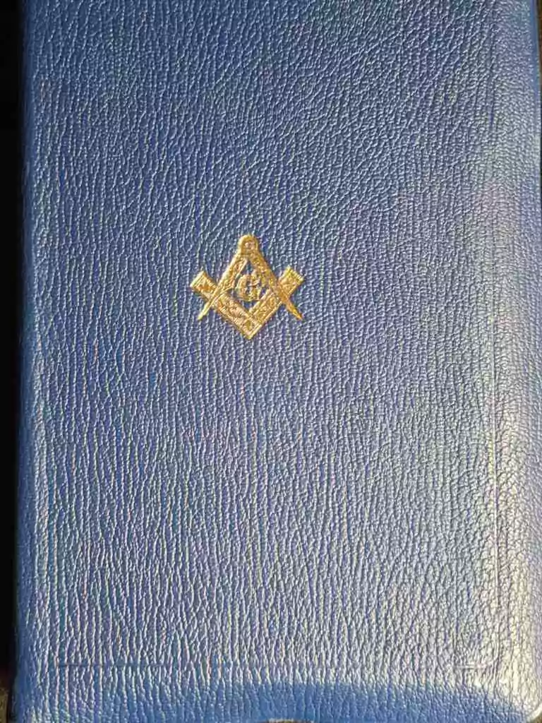 La différence entre la Bible maçonnique et la Sainte Bible