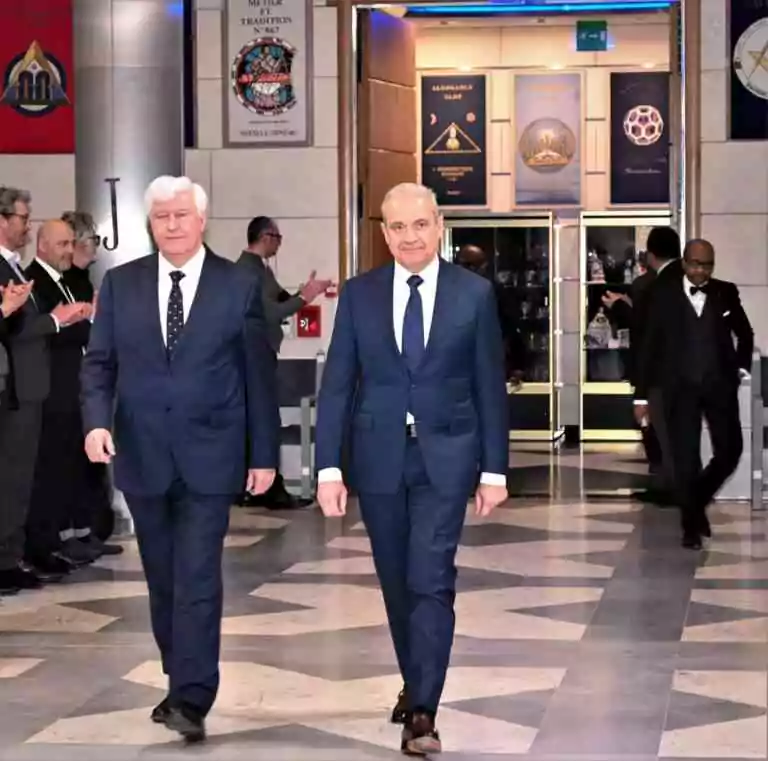 « Entretiens Pic de la Mirandole » - Entrée du Grand Maître de la GLDF, Thierry Zaveroni, et du Grand Maître de la GLNF, Jean-Pierre Rollet.