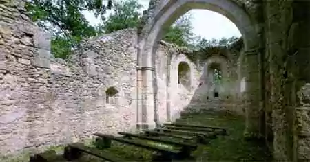 Lieu symbolique : Chapelle des Templiers de Fourches, trésor caché de la forêt de Fontainebleau
