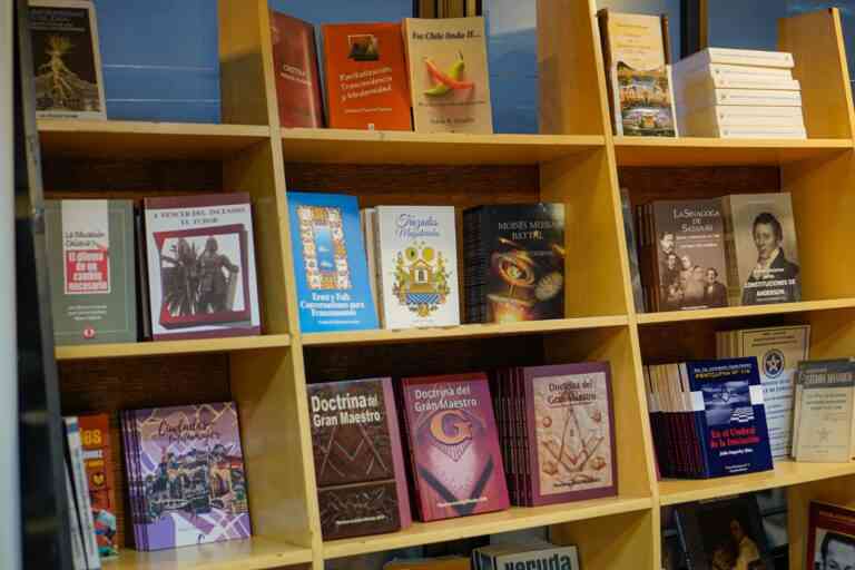 Visite de la librairie de la Grande Loge du Chili