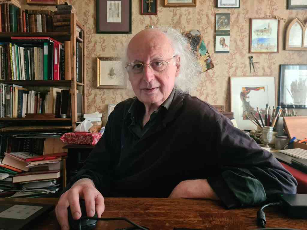 La Maître enlumineur Jean-Luc Leguay, en son atelier – Photo © Yonnel Ghernaouti, YG