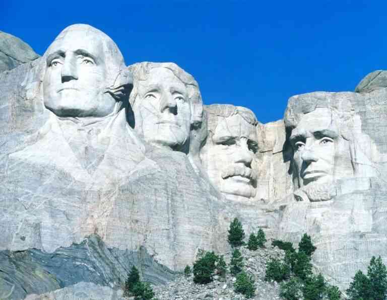 Un républicain du Dakota du Sud affirme que le mont Rushmore est un portail démoniaque vers le communisme créé par les Francs-maçons