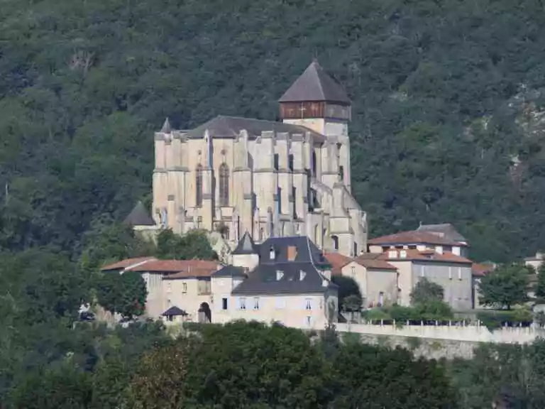 La cathédrale Notre-Dame de Saint-Bertrand-de-Comminges, également appelée cathédrale Sainte-Marie. Photo YG.
