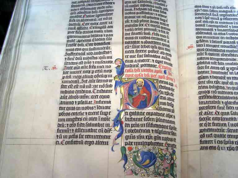 Qu’est-ce que la bibliomancie et comment s’en servir au quotidien ?