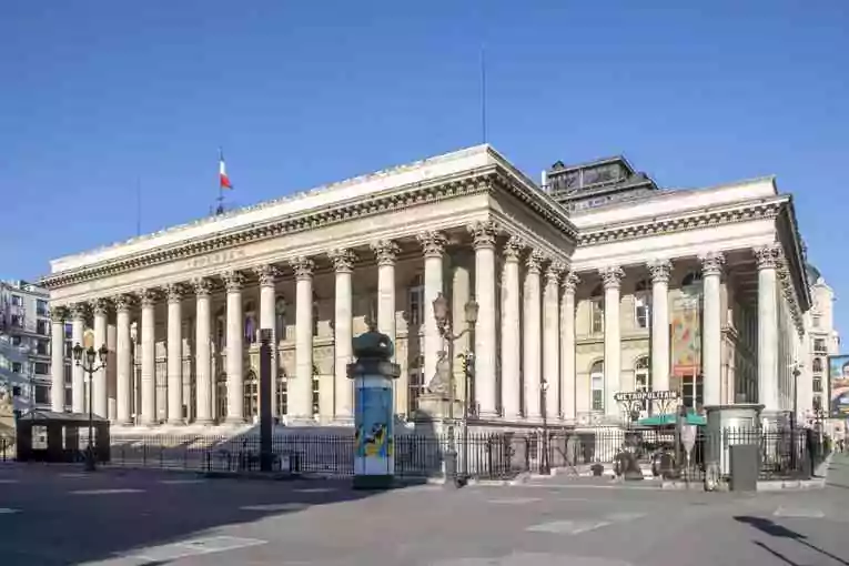 Le Cercle Philosophique de la Malmaison et 450fm vous invitent à faire la fête sous la Bourse de Paris