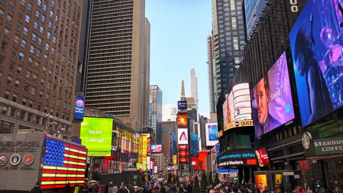 Times Square, avril 2022 par D Ramey Logan.
