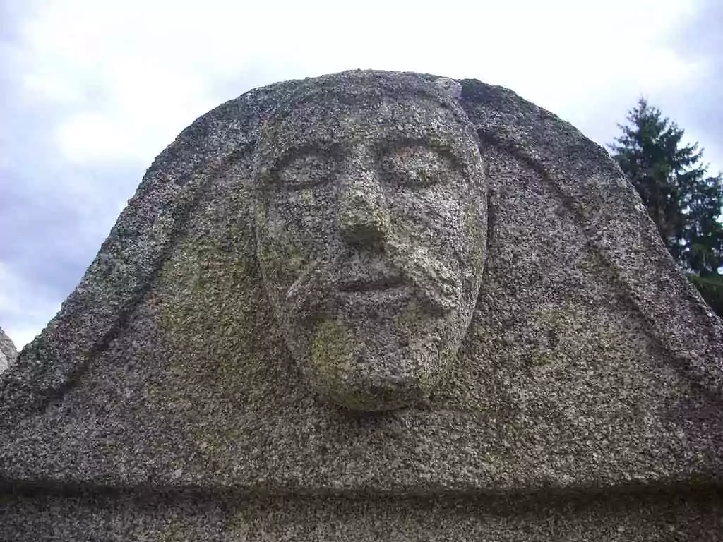 Lieu symbolique : Masgot (Creuse), un exemple fascinant de l'art brut grâce à François Michaud, tailleur de pierre