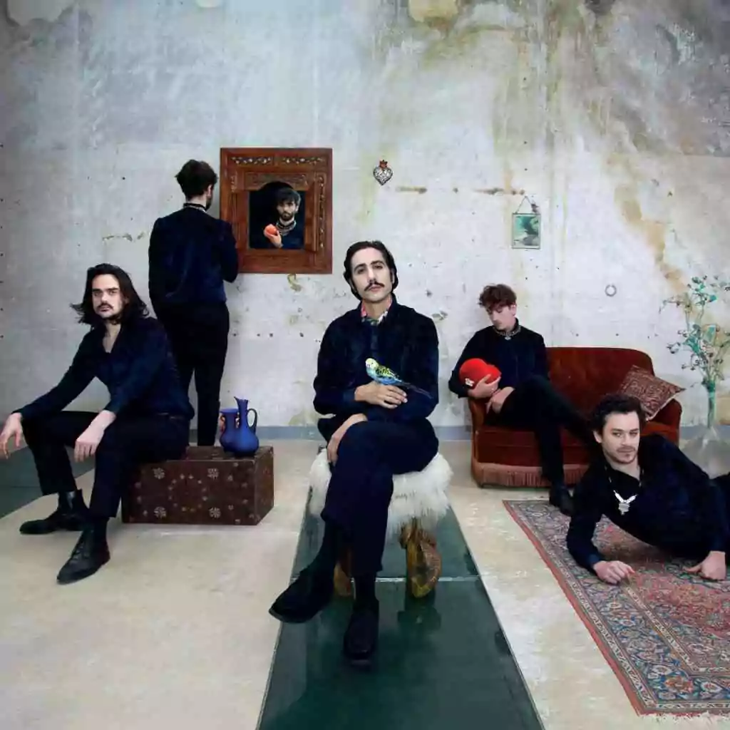 "L'Affiche rouge" par Feu! Chatterton, inspiré par le mystificateur "Rowley"