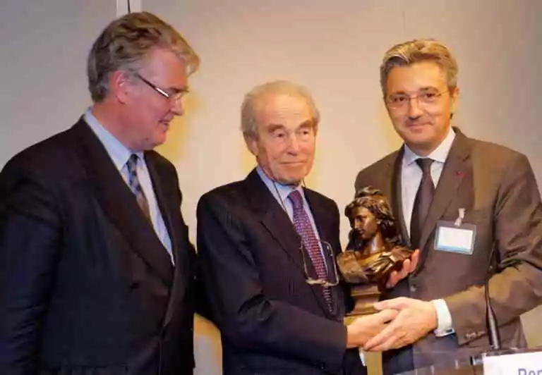 Jean-Paul Delevoye, Robert Badinter et Daniel Keller, Grand Maître du GODF de 2013 à 2016 - Photo Ronan Loaëc, GODF.