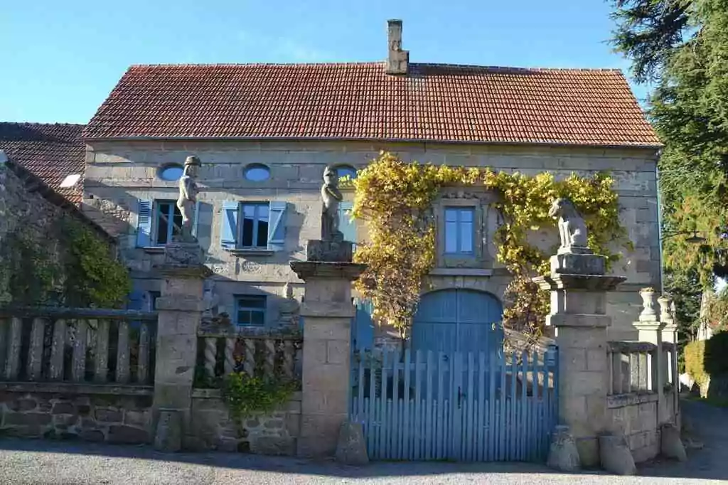 Lieu symbolique : Masgot (Creuse), un exemple fascinant de l'art brut grâce à François Michaud, tailleur de pierre