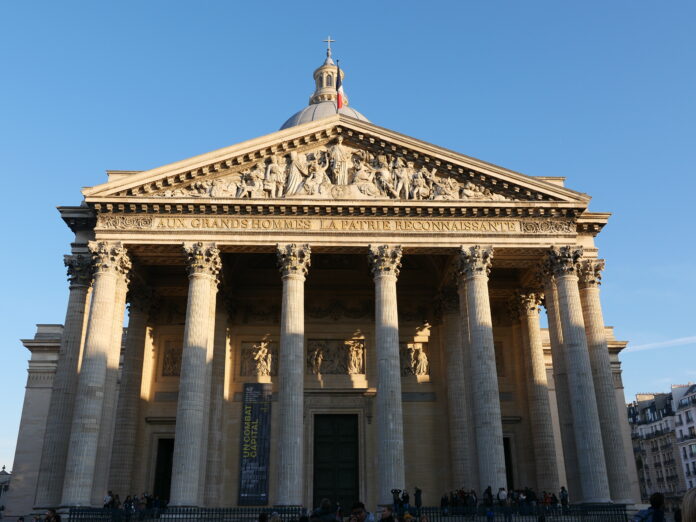 Le Panthéon ''Aux grands hommes la patrie reconnaissante'' - Photo YG