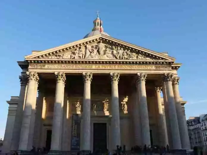 Le Panthéon ''Aux grands hommes la patrie reconnaissante'' - Photo YG