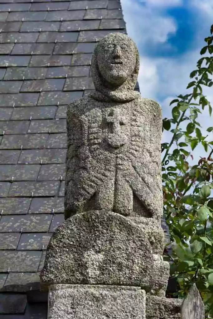 Lieu symbolique : Masgot (Creuse), un exemple fascinant de l'art brut grâce à François Michaud, tailleur de pierre