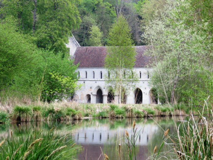 Abbaye Notre-Dame de Fontaine-Guérard (Eure)