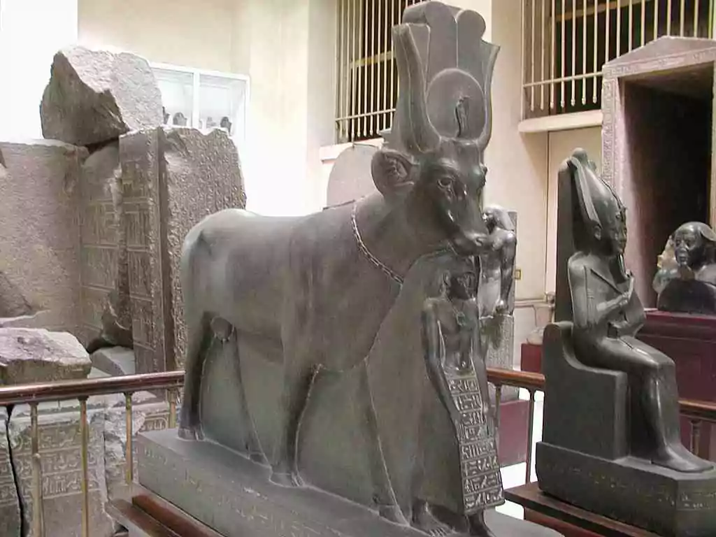 Lieu symbolique : Le Temple d'Hathor à Dendérah (Égypte)