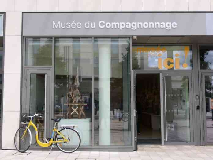 Le Musée du Compagnonnage, situé dans l'ancienne abbaye Saint-Julien de Tours