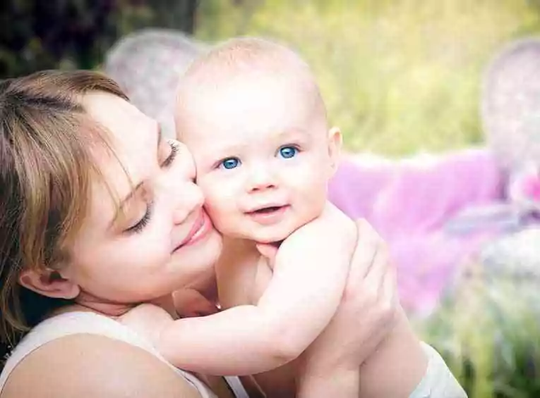 Une mère et son enfant
