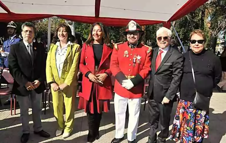 La maçonnerie de l’Aconcagua a participé aux cérémonies du 174e anniversaire des Bomberos du Chili