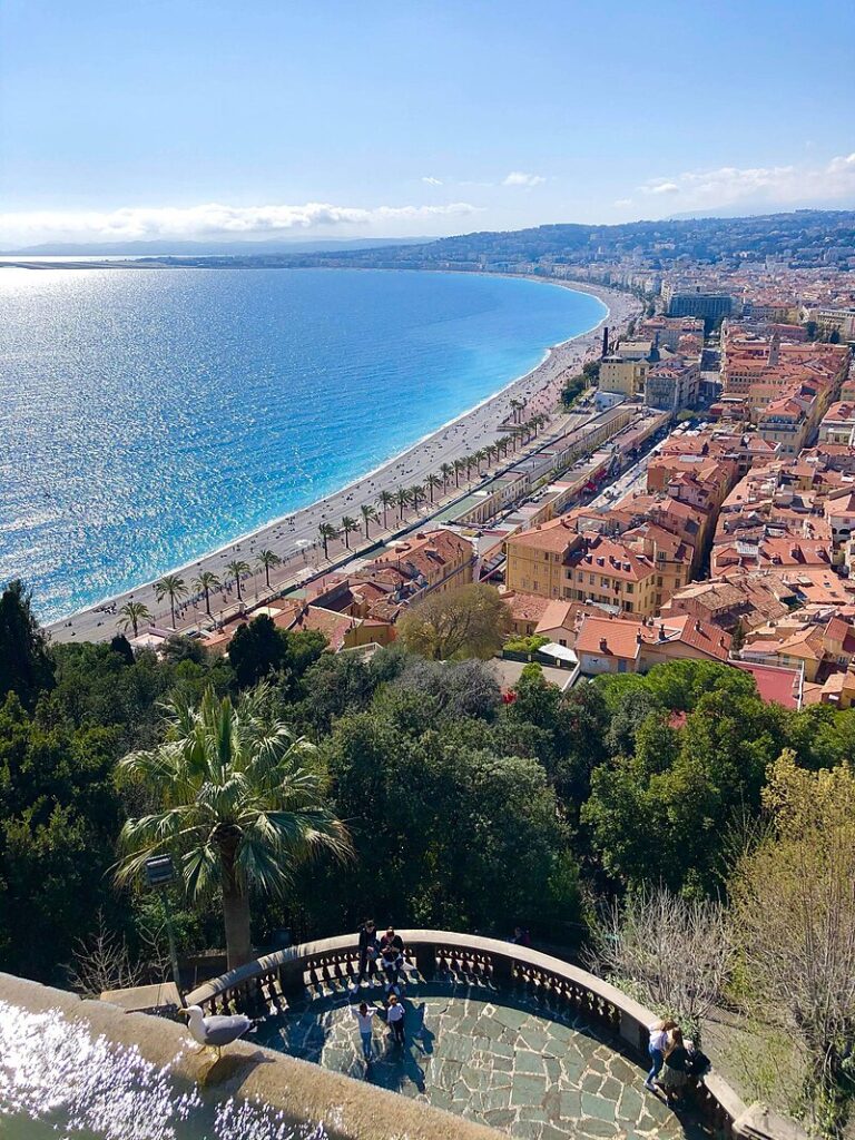 Nice et la Méditerranée
depuis la colline du château