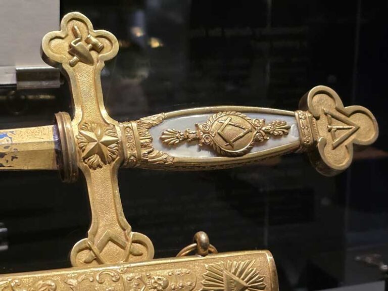 G comme Glaive ou épée droite en Franc-maçonnerie