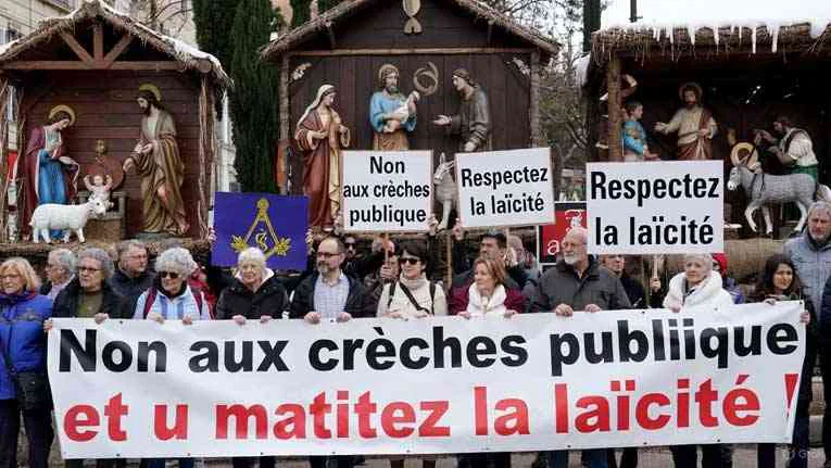 Qui sont les «&nbsp;anti-crèches&nbsp;» qui s&rsquo;indignent pour des santons dans une mairie&nbsp;?
