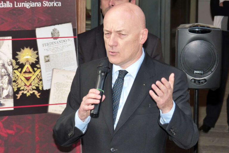 La Franc-maçonnerie au défi des dictatures&nbsp;: quand la mémoire devient vigilance