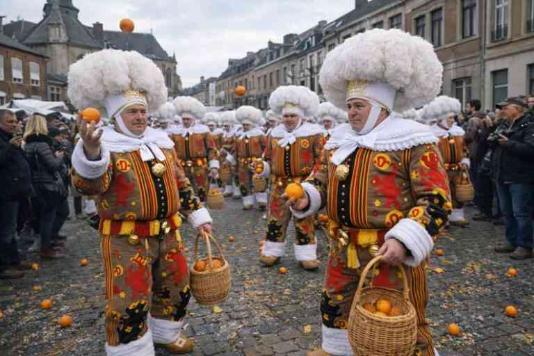 Légendes de France ou d’ailleurs : Les Gilles de Binche ou la tenue du monde