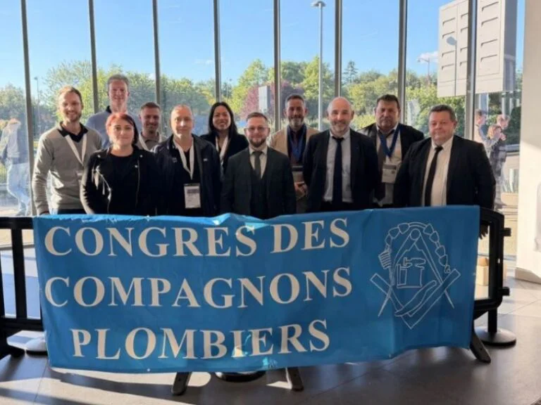 Les Compagnons plombiers réorganisent leur Tour de France