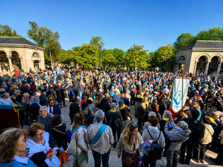 Au Père-Lachaise, la République marcha vers le Mur des Fédérés