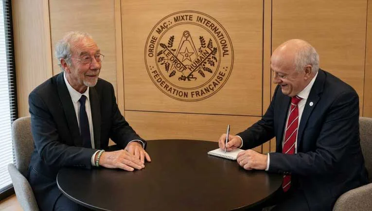 EXCLUSIF&nbsp;: Maurice Leduc, Grand Maître National de la Fédération française du Droit Humain, reçoit le Directeur de la Rédaction de 450.fm